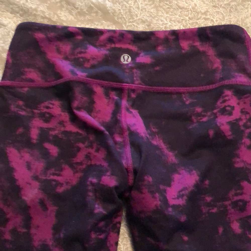 Lu Lu Lemon Capri Athletic Pants View 2